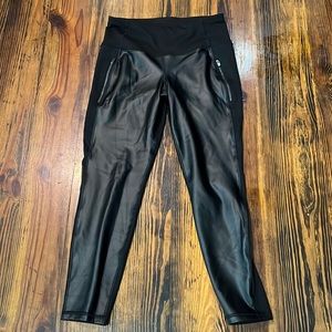 Old Navy Active Legging Pants, Black High Rise Faux Leather Front women’s MEDIUM